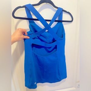 Lululemon woman’s top